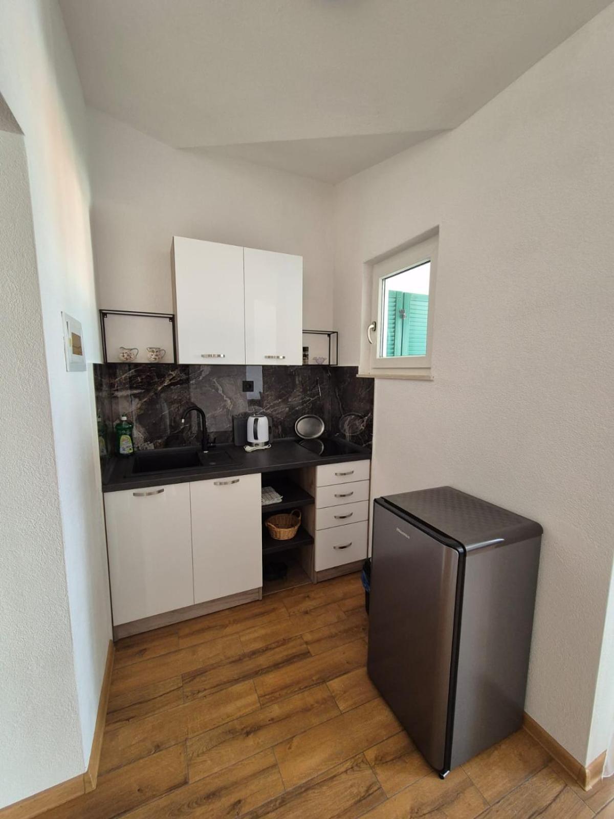 Vila Mateja Trogir Bagian luar foto
