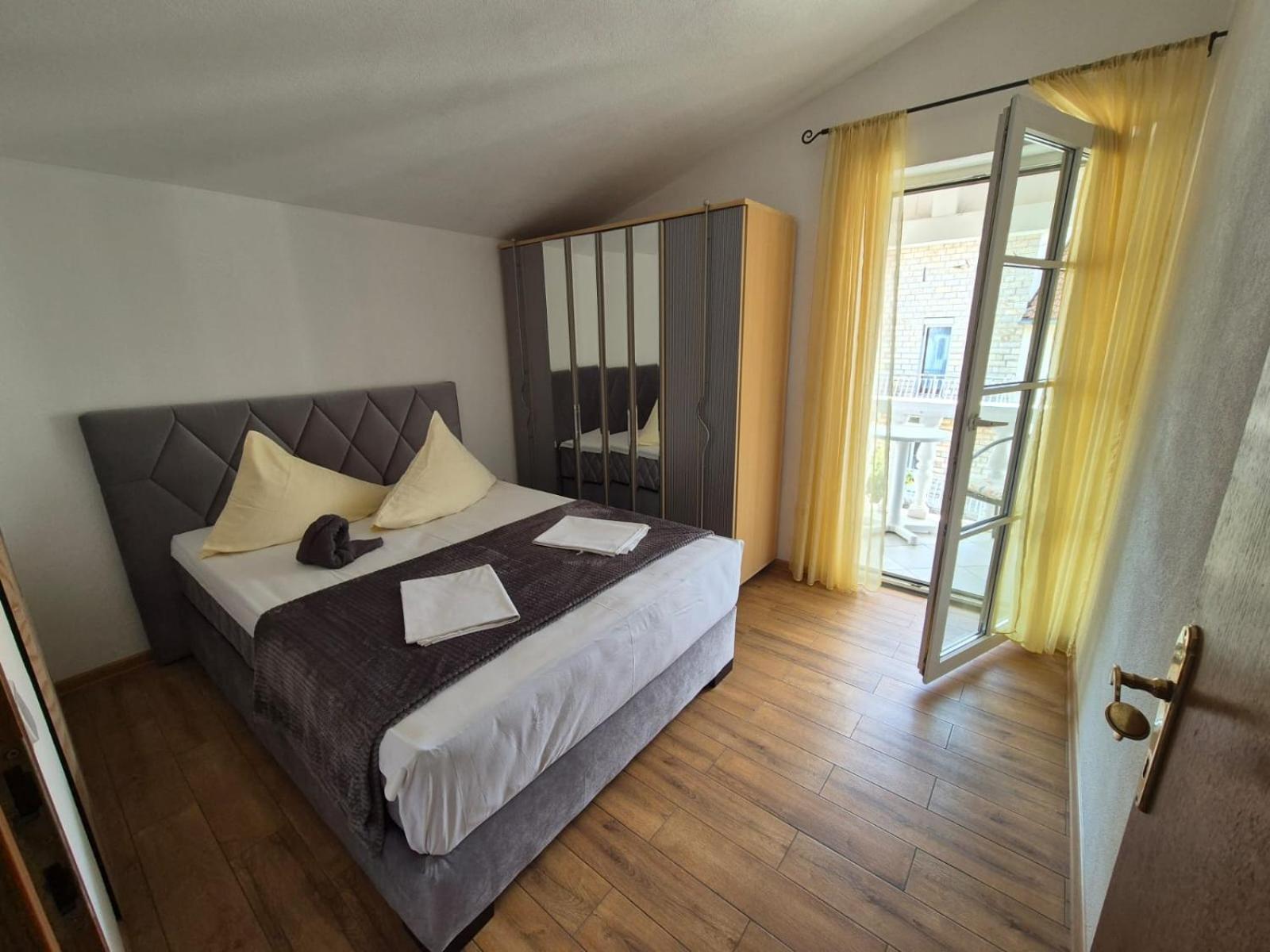 Vila Mateja Trogir Bagian luar foto